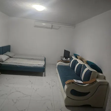 Nadija Apartman