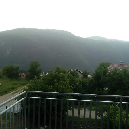 Nadija Apartman *